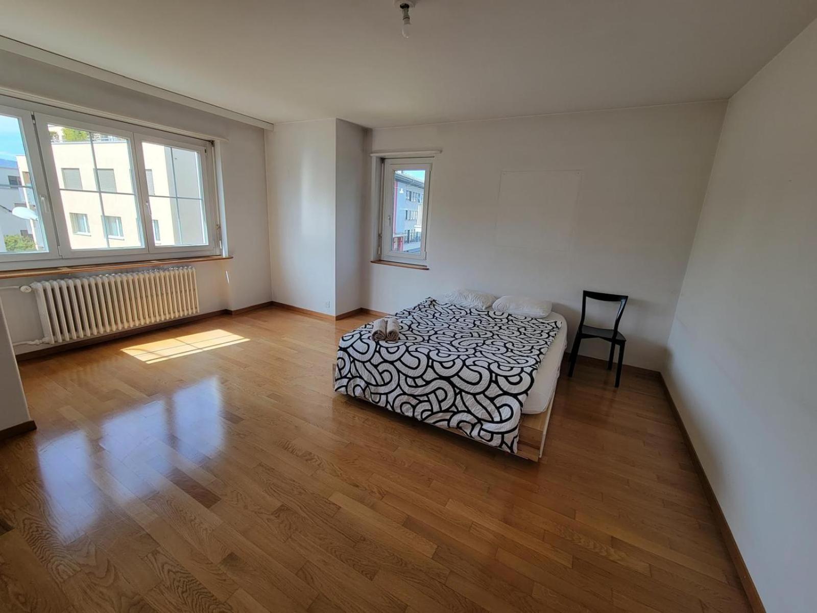 5 Bedroom Center With Balcony Dorf - Self Checkin Apartment Zurich